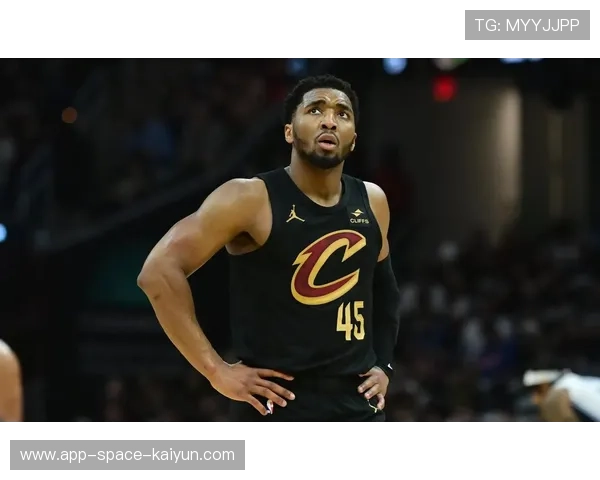 米切尔快攻一条龙打成，骑士迅速建立优势